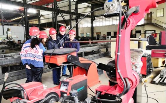 Russian client visit our factory for pipe inner surfacing machine and welding manipulator