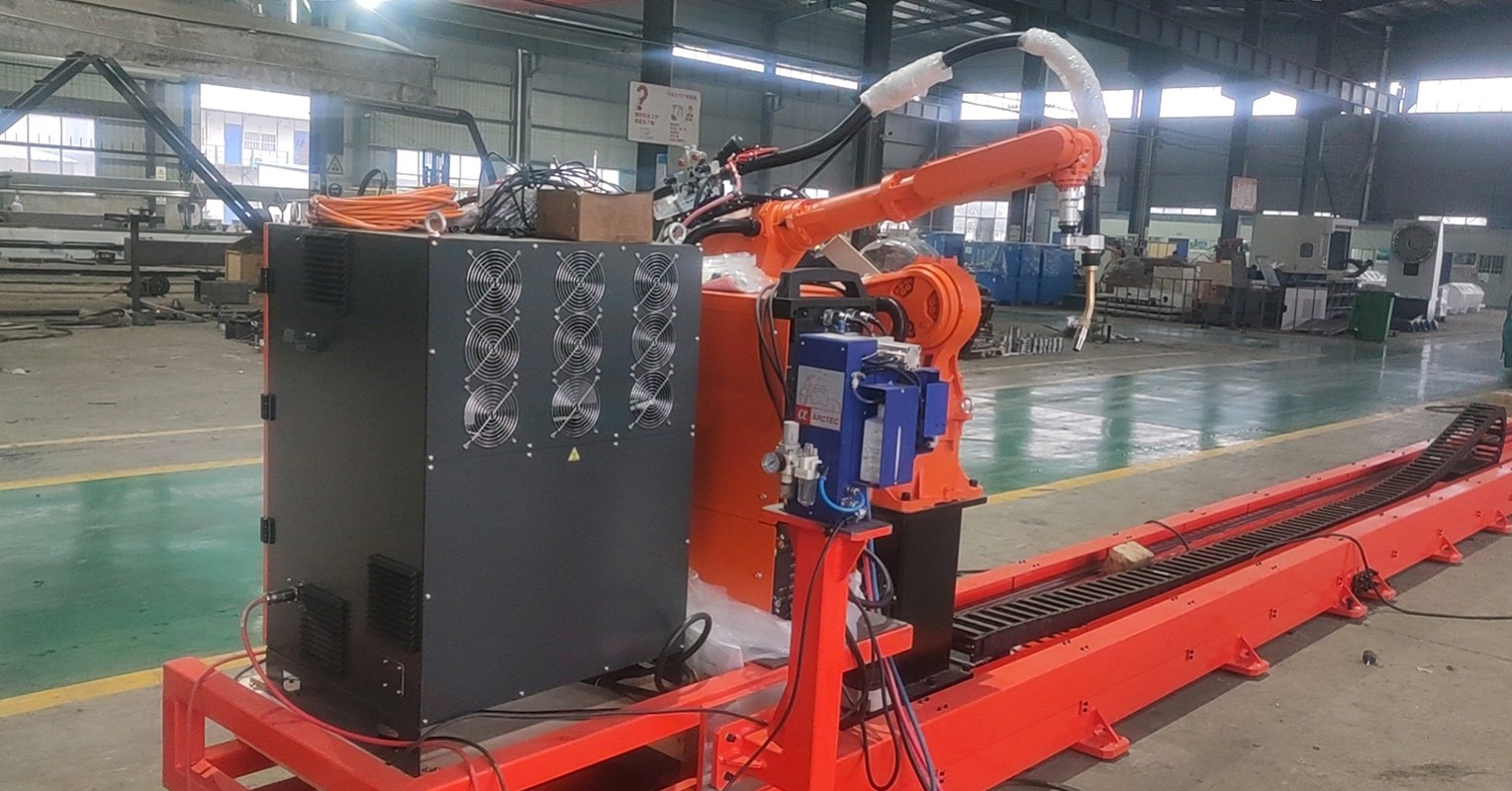 Yueda PLC control robot welding station